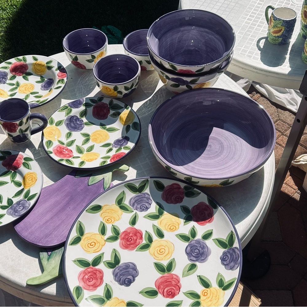 Approx 40 piece set used once. Good condition.